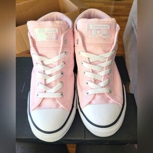BNIB light pink Converse Madison mid Sz 6y